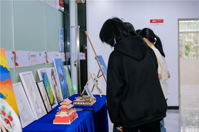 十三年志愿“星火如炬” 龍崗文藝匯演，公益與藝術(shù)共舞